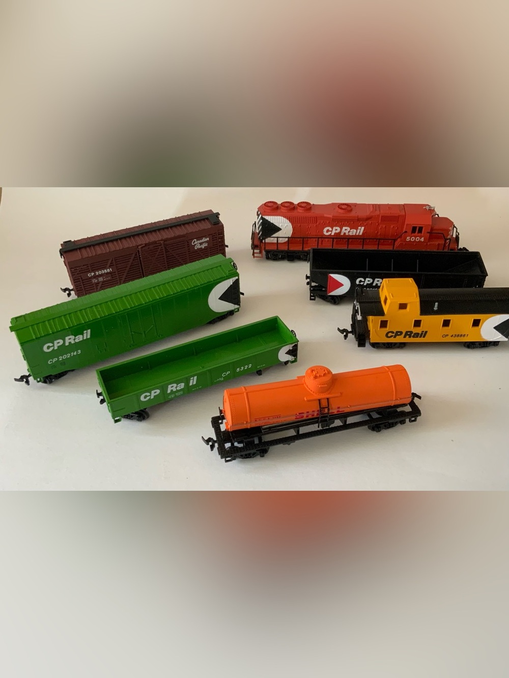Model Train Set - Picture 2 of 15